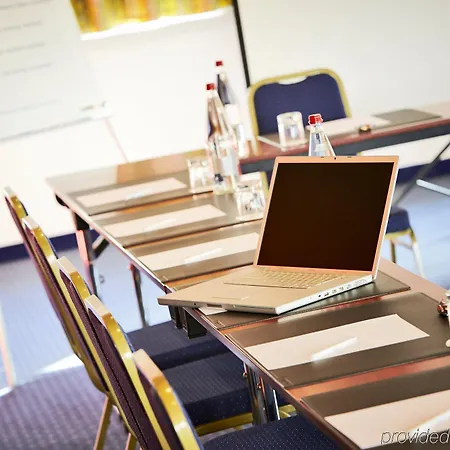 Mercure Marne-la-vallée St Georges 4*