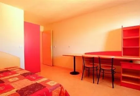 호텔 Mercure Marne-la-vallee St Georges 4*