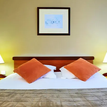 Mercure Marne-la-vallee St Georges 호텔 4*