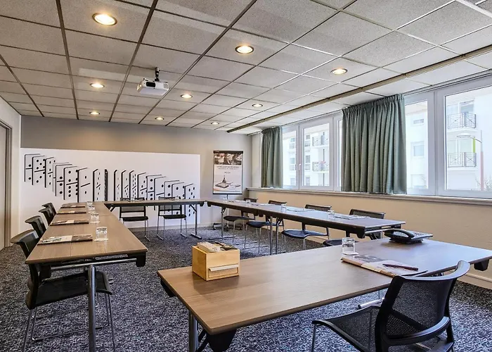 ホテル オテル　メルキュール　マルヌ　ラ　ヴァレ　ビュセ　サン　ジョルジュ 4*